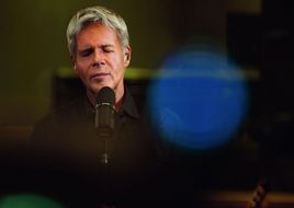 Claudio Baglioni rinvia il tour a causa di una polmonite