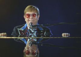 Elton John, torna “Rock of the Westies” con inediti piano e voce