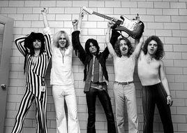 Gli Aerosmith preparano i fan al loro ritorno sul palco