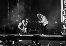 Metallica, Rob Trujillo e Kirk Hammett suonano i Rammstein