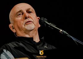 Peter Gabriel: stasera in tv uno speciale su "So" per i 40 anni