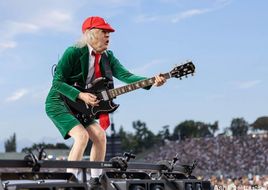 AC/DC 1976: 'Non siamo dei fottuti punk, siamo una rock band!'