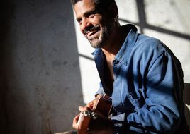 Mannarino: "Per rinascere ho dato fuoco a quello che ero"