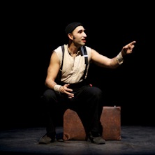 Monologo con valigia