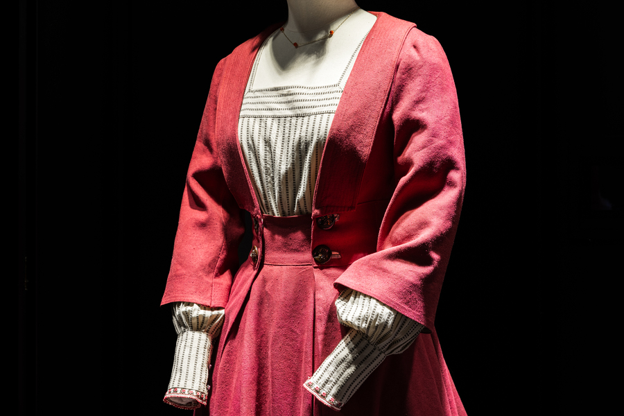 Tecla Insolia in L'arte della gioia&copy;BlackAlpaca