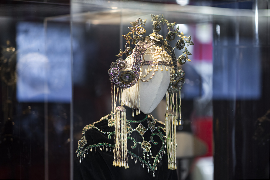 Angelina Jolie in Maria&copy;BlackAlpaca